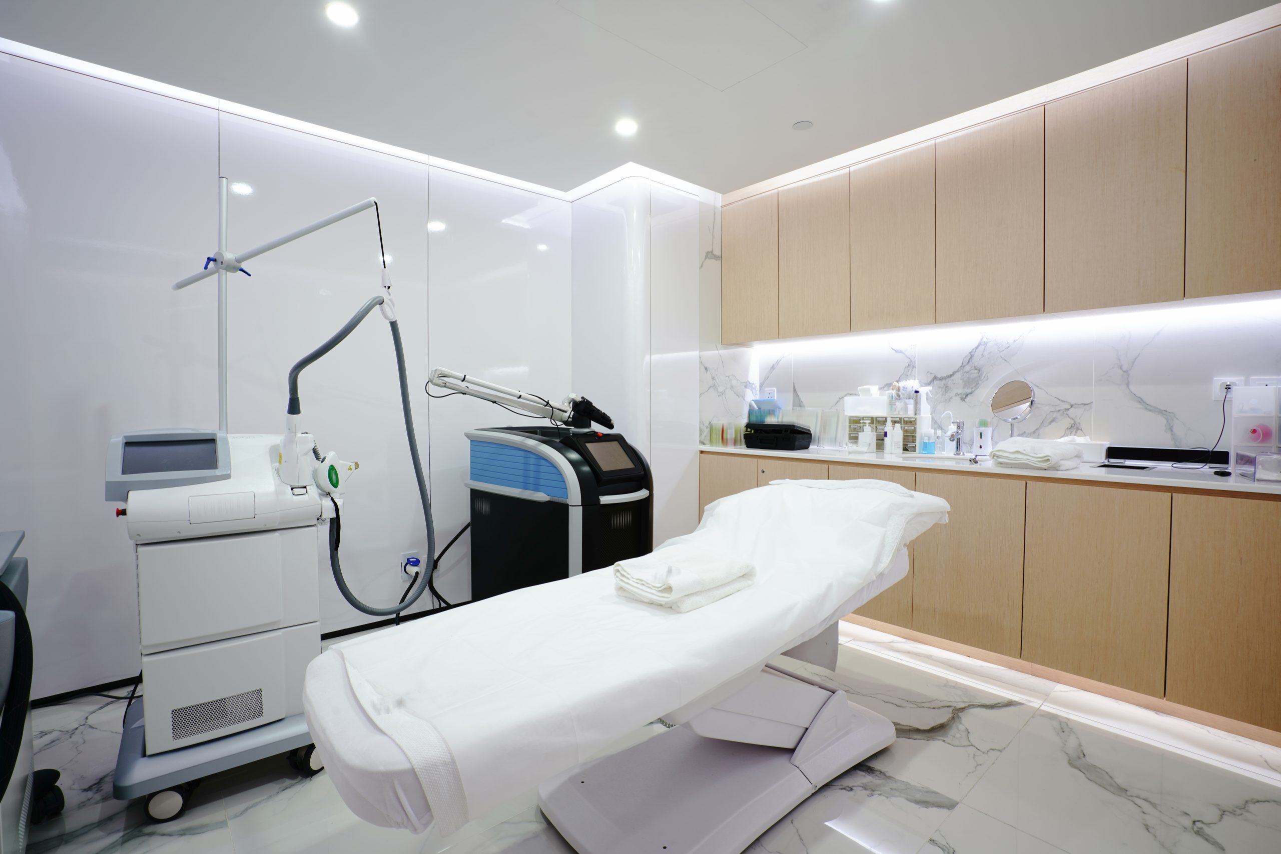 Minimalist Cosmetic Clinic Interior Design With Luxury Interior